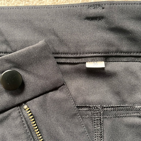 Mens Lululemon 11” ABC Casual Shorts Warpstreme Size 36 - Picture 4 of 9